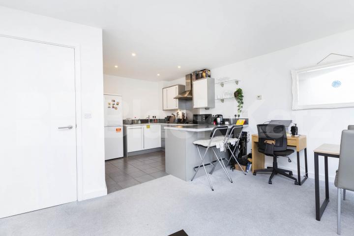 1 bedroom in private development with concierge and private balcony Eden Grove , Holloway